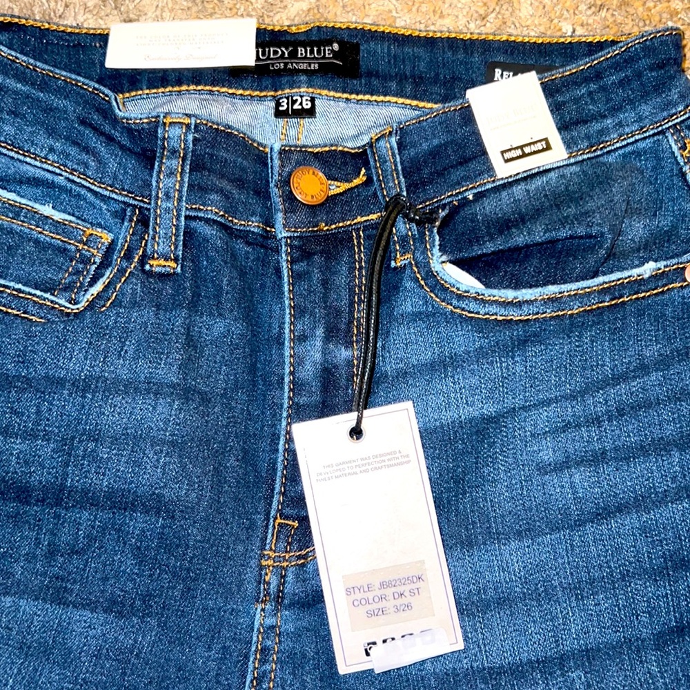 *** High Waisted BRAND NEW Judy Blue ***